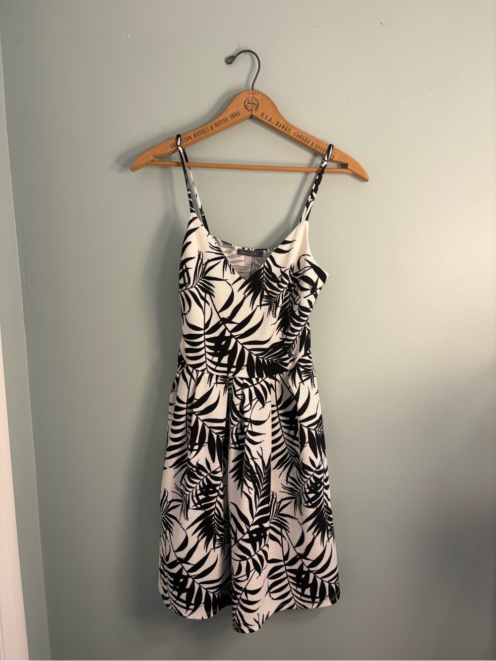 Soprano Black & White Tropical-Leaf Spaghetti Strap Mini Dress